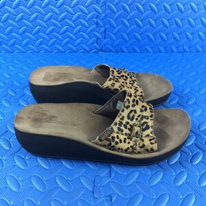 Moszkito Sandals Womens Shoes Size 10 Tan Leopard Print Platform Wedge Slip On